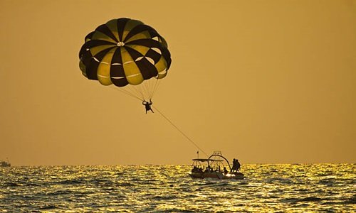 4. Thrilling Watersports Activities (Choose from Six Activities!)