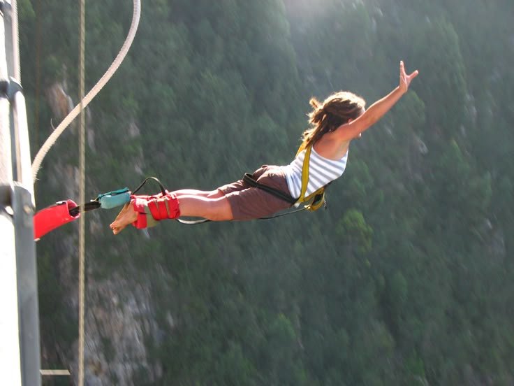 BUNGEE JUMPING